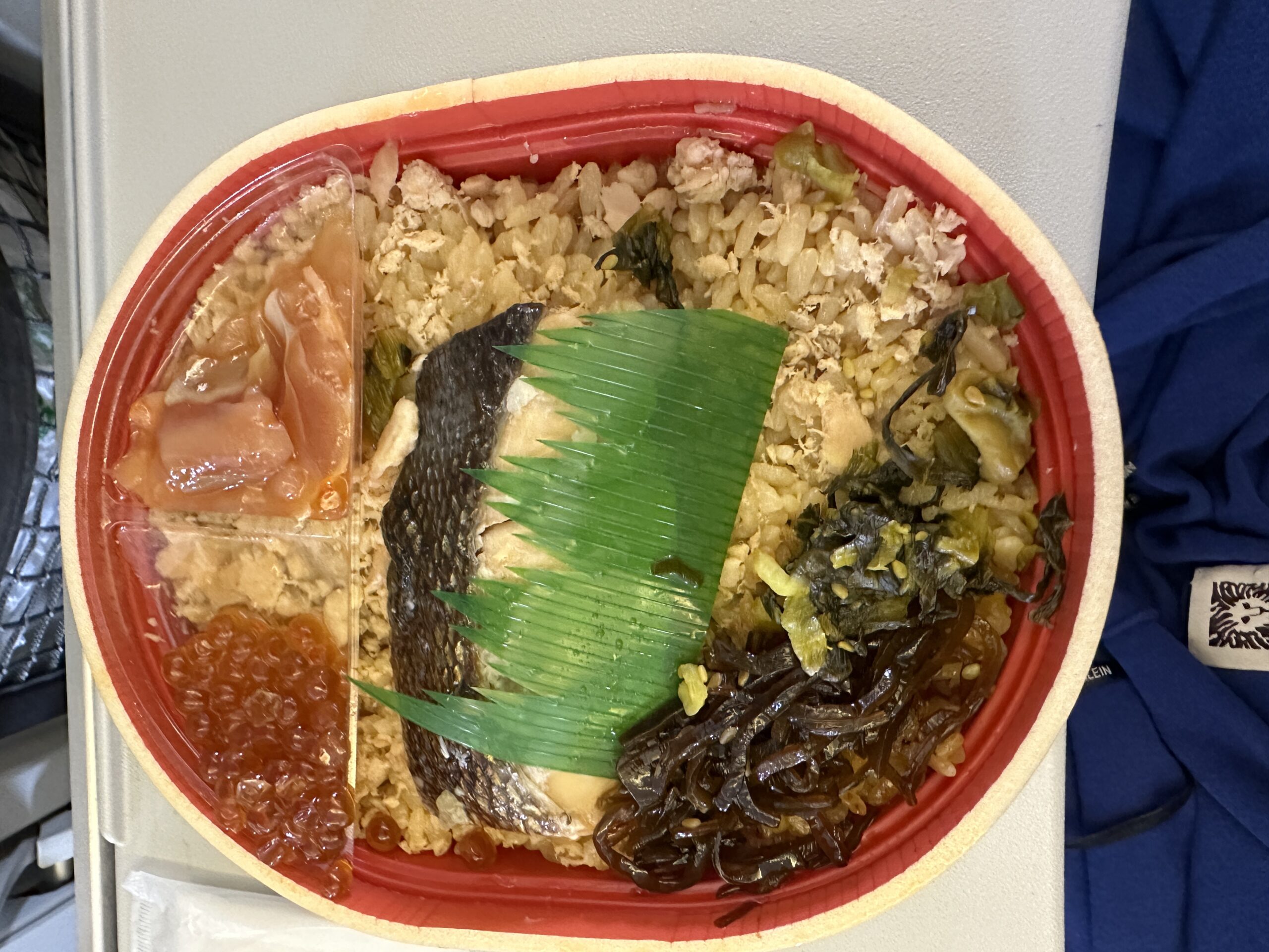 鮭まつり弁当 (佐藤水産)